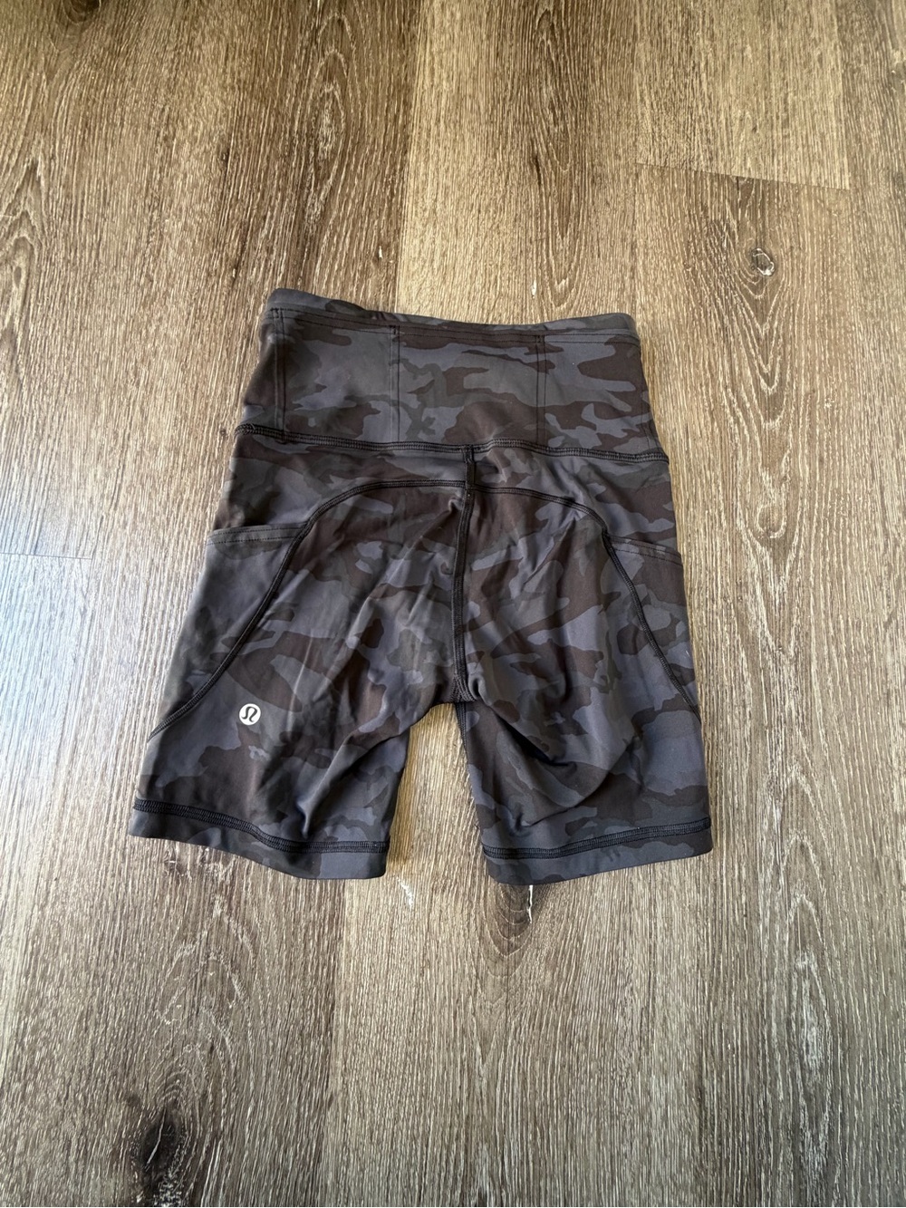 lululemon athletica woman’s Dark Gray Camo Athletic Shorts